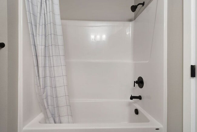 Building Photo - 6931 NE 132nd Way