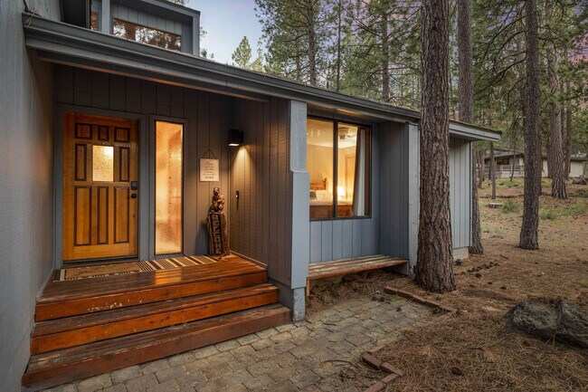 Building Photo - 18087 E Butte Ln