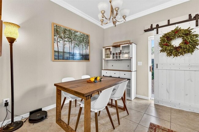 Building Photo - 2713 Lantern Hill Ave