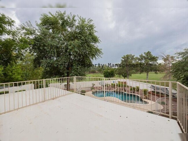 Building Photo - 1343 E Beacon Dr