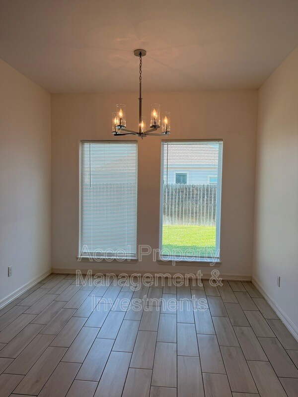 Building Photo - 418 Gonzalez Dr