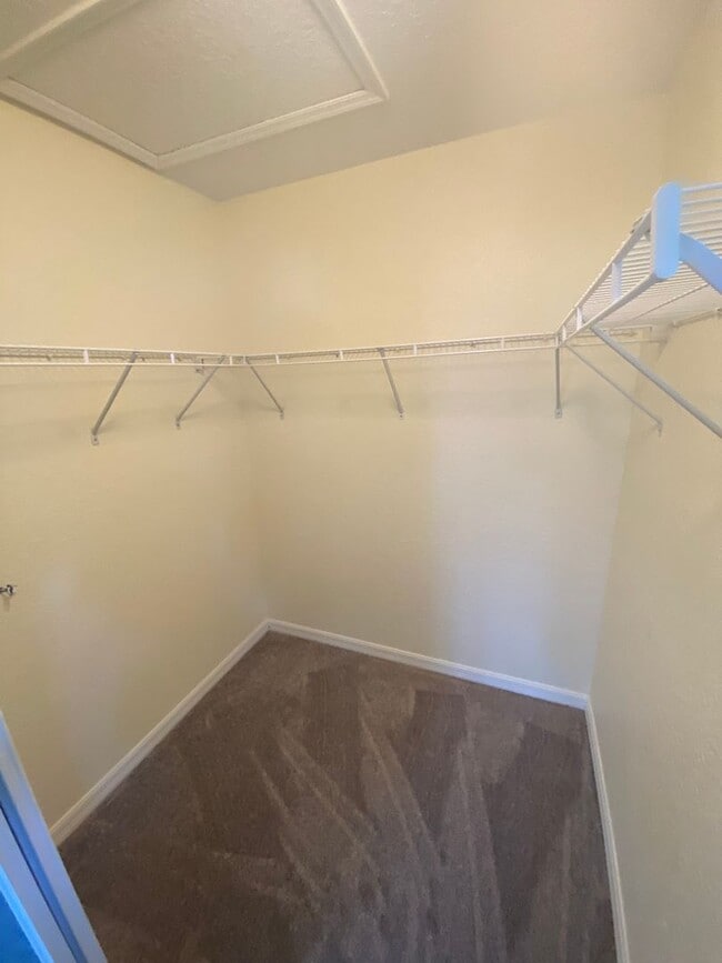 Building Photo - Beautiful, Family & Pet Friendly, 2 Story,...