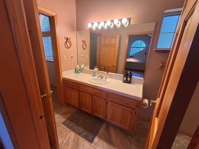 Building Photo - 6-Month Ski Lease in Tahoe Donner, Availab...