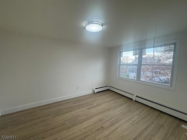 Building Photo - 282 Green Ave