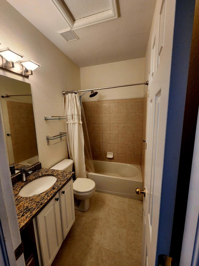 Building Photo - 7137 Arrowroot Ave