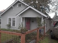 Building Photo - East Eugene Cottage ~ Campus ~ Fenced back/front yards ~ Off Street Parking