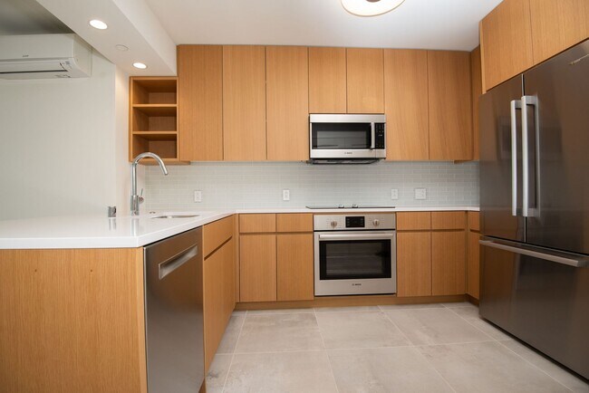 Building Photo - SKY ALA MOANA ONE BEDROOM AVAILABLE NOW