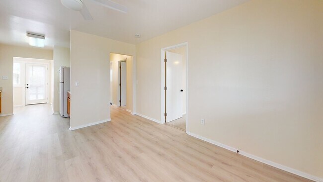 Building Photo - 115 Elkwood Ave