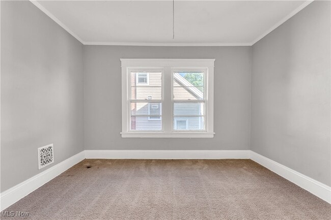 Building Photo - 3249 Hyde Park Ave