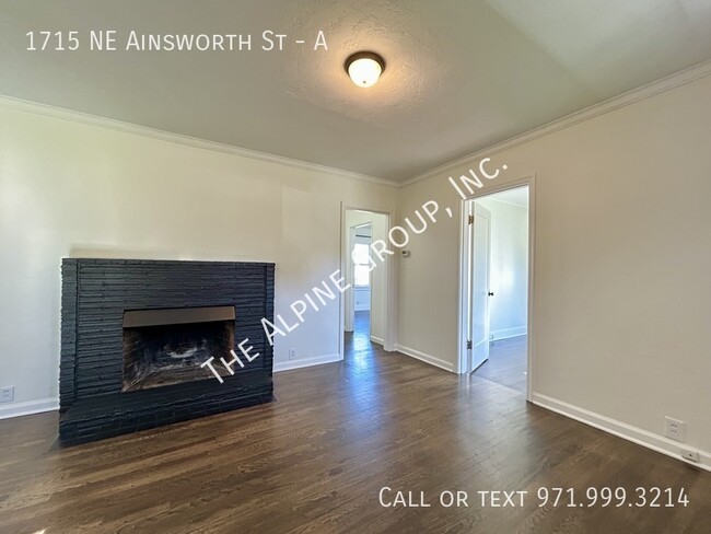 Building Photo - 3 Bedrooms in NE Portland!