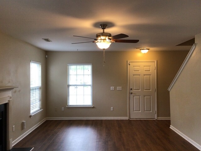 Building Photo - 250 Border Rd