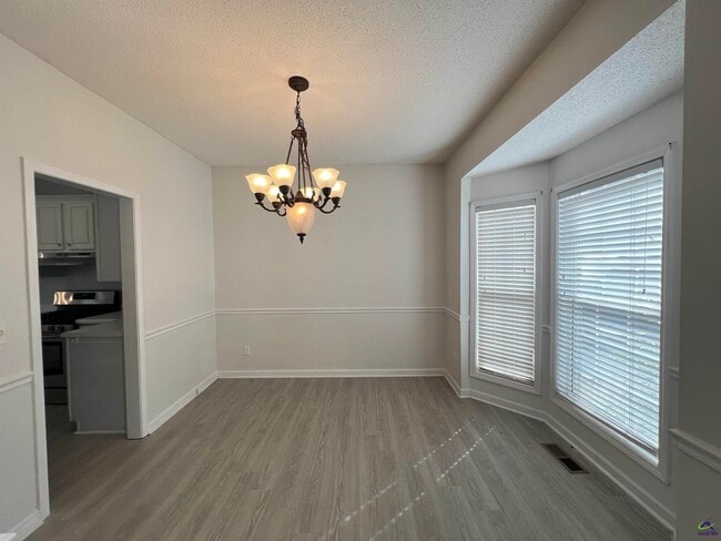 Building Photo - 282 Northridge Dr