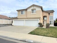 Building Photo - Spacious Murrieta Home For Rent!