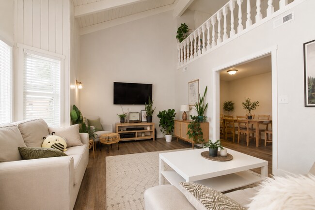 Building Photo - 613 N 1100 W St