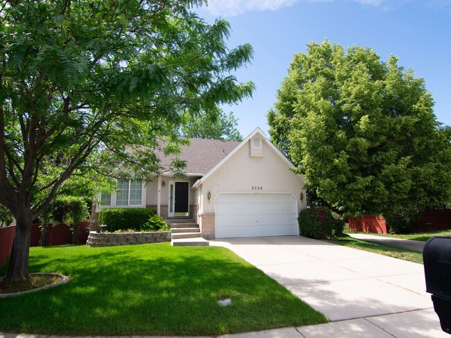 Building Photo - Charming 5-Bedroom Cul-de-Sac Home in Sandy with Garden Beds and Outdoor Space