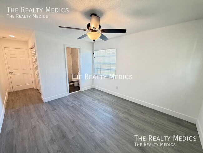 Building Photo - 1718 Palmer Ln