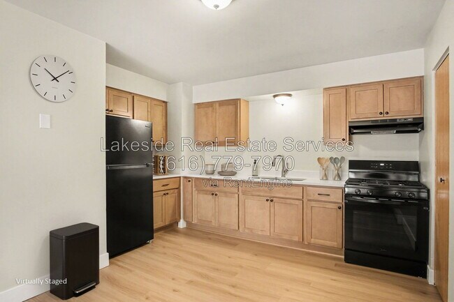 Building Photo - 1009 36th St SW