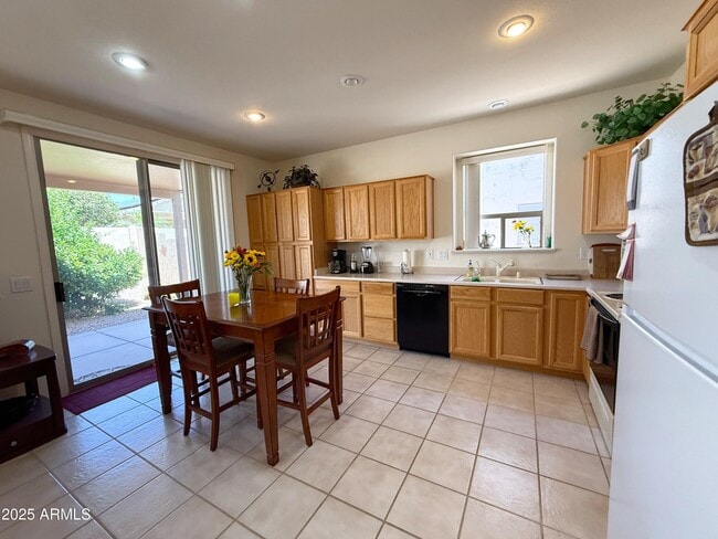 Building Photo - 17934 W Deneen Way