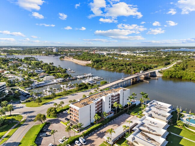 Building Photo - 225 S Beach Rd