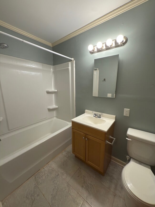 Building Photo - 109 Circle Dr