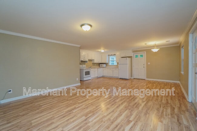 Building Photo - 717 Bennett St