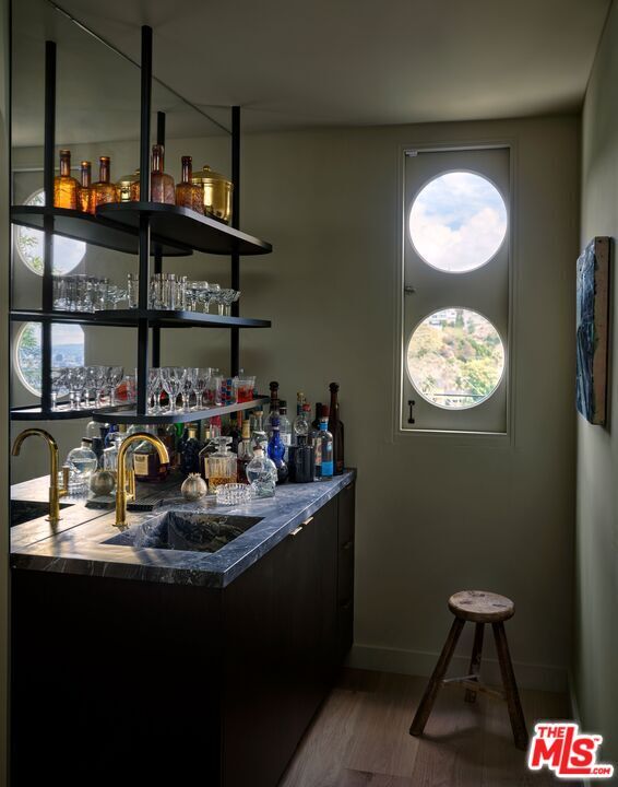 Building Photo - 8673 Hollywood Blvd