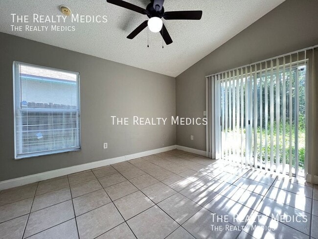 Building Photo - 1143 Fremont Park Ave