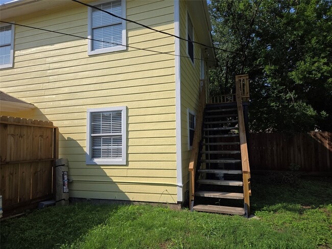 Building Photo - 4733 Jefferson St