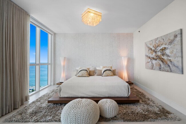 Building Photo - 101 S Fort Lauderdale Beach Blvd