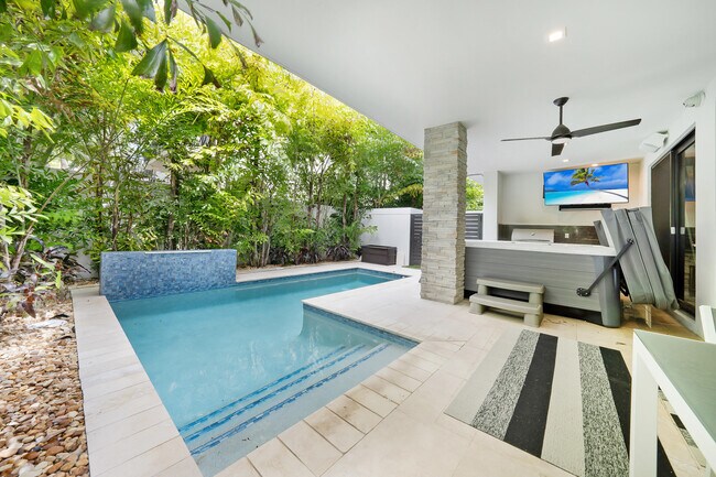 Building Photo - 106 NE 16th Terrace