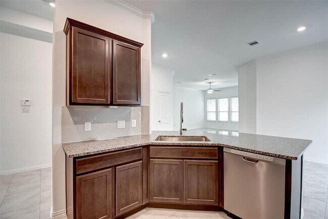 Building Photo - 2323 Green Kale Dr