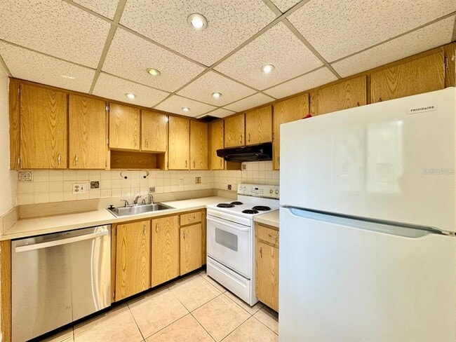 Building Photo - 11703 Raintree Village Blvd