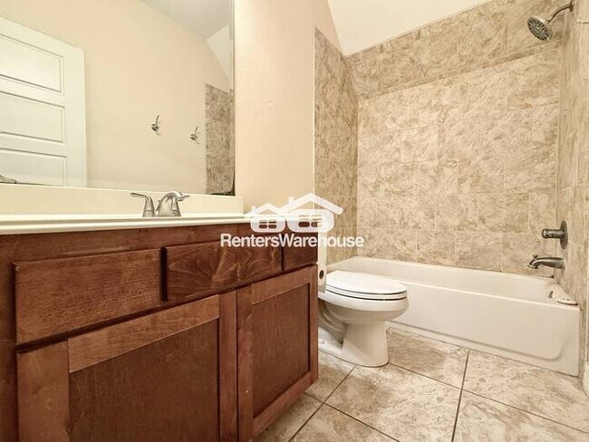Building Photo - Beautiful 4 Bedroom Home just South of TCU!!!