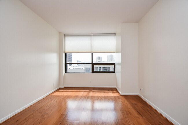 Building Photo - 5150 Hidalgo St