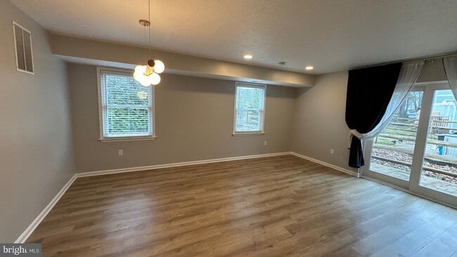 Building Photo - 7225 Steamerbell Row