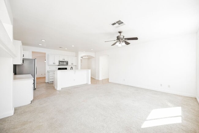 Building Photo - Welcome Home!  One Store Home