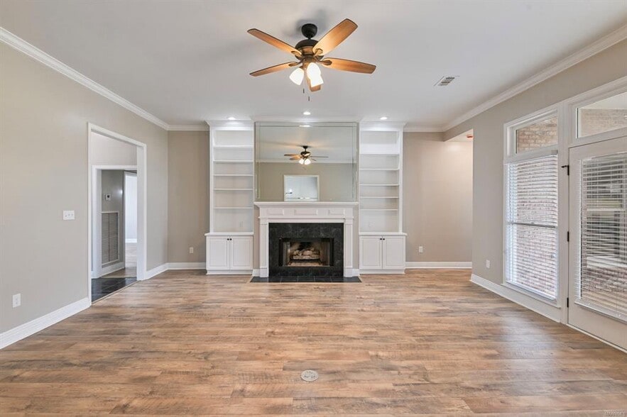 Building Photo - 8920 Green Chase Dr