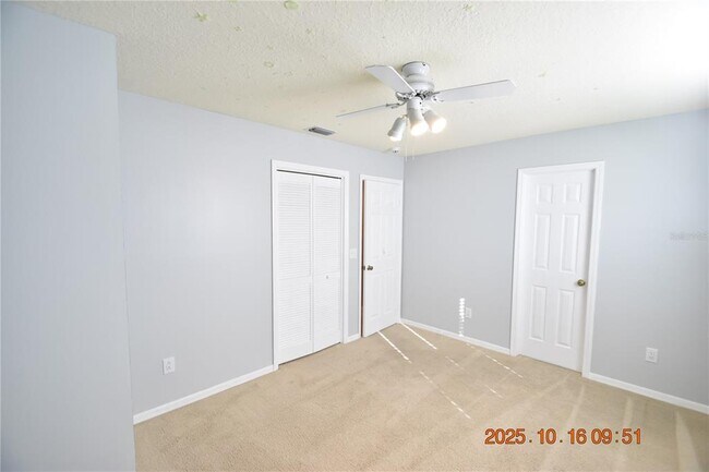 Building Photo - 2712 Falling Leaves Dr