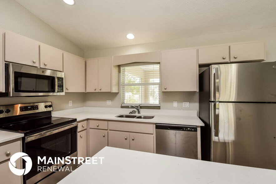 Building Photo - 2645 Vogler Ln