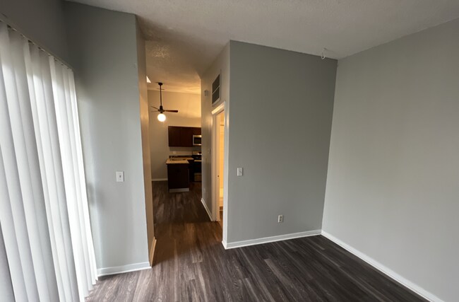 Building Photo - Studio Apartment in the Sable Cove Community!