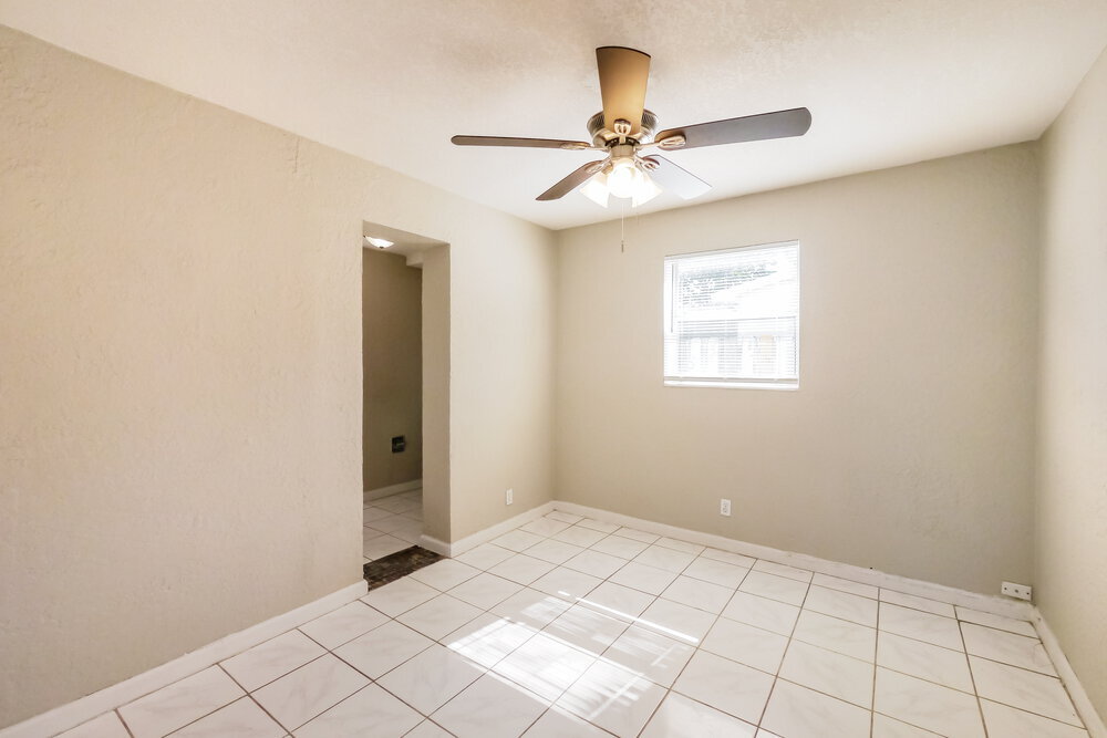 Building Photo - 4110 NW 39th Ave