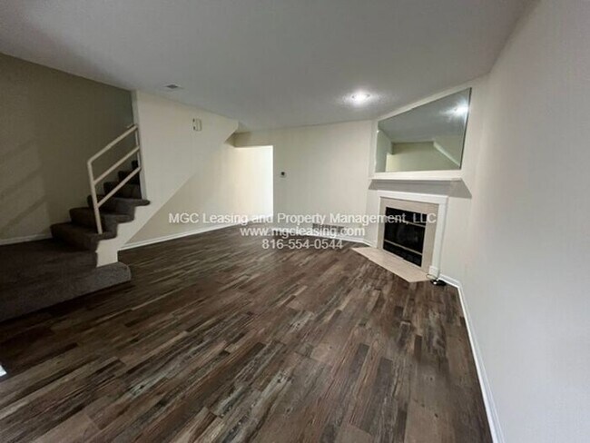 Building Photo - Charming Updated Living Near Historic Downtown Lee’s Summit!