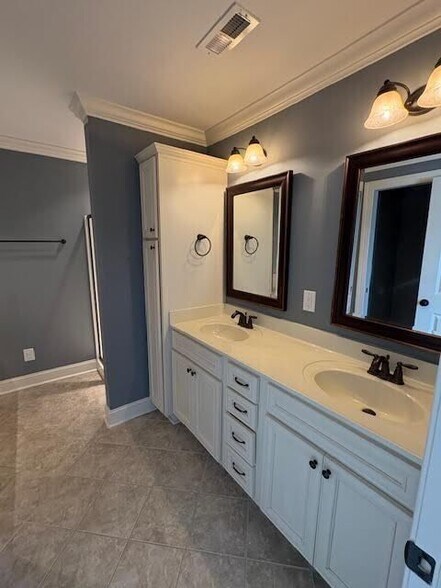 Building Photo - 1904 Leighton Dr