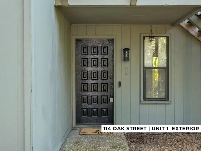 Building Photo - 114 Oak St