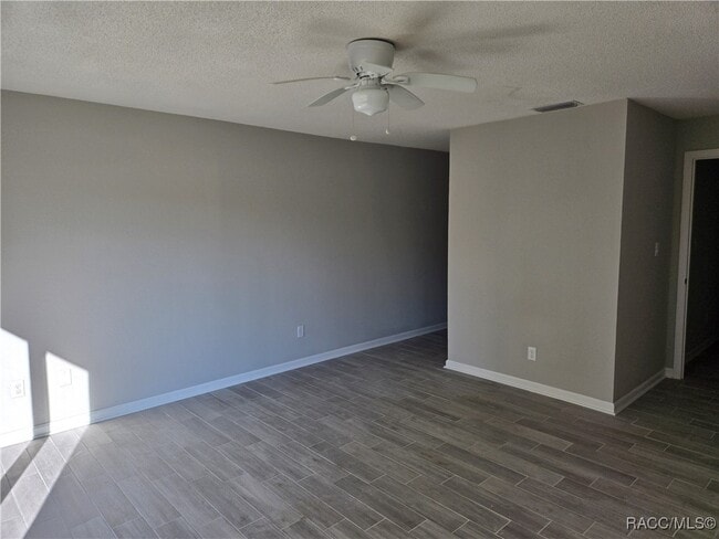 Building Photo - 11599 W Kingfisher Ct