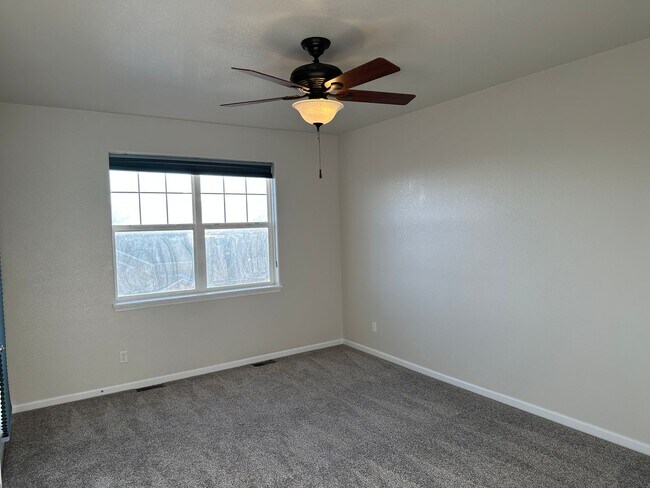 Building Photo - Spacious 3 bedroom townhome near Peterson ...