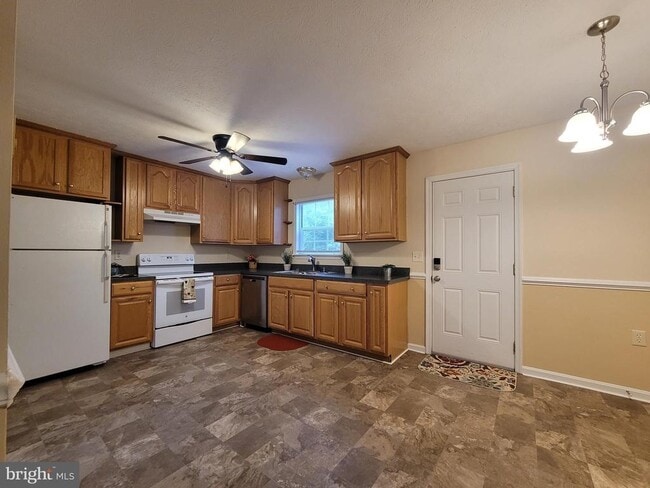 Building Photo - 113 Warren Cir
