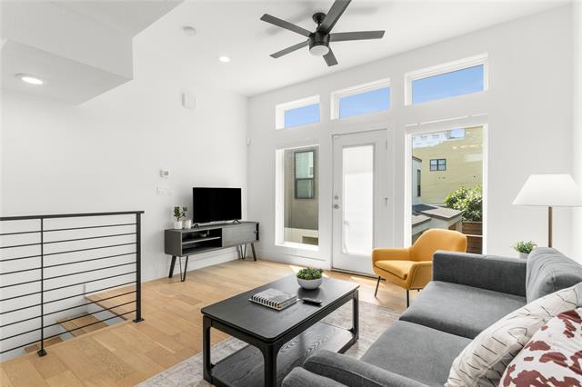 Building Photo - 4223 Delano Pl