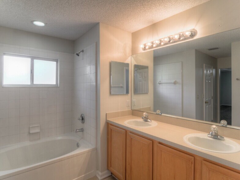 Building Photo - 1125 Arcaro Ct