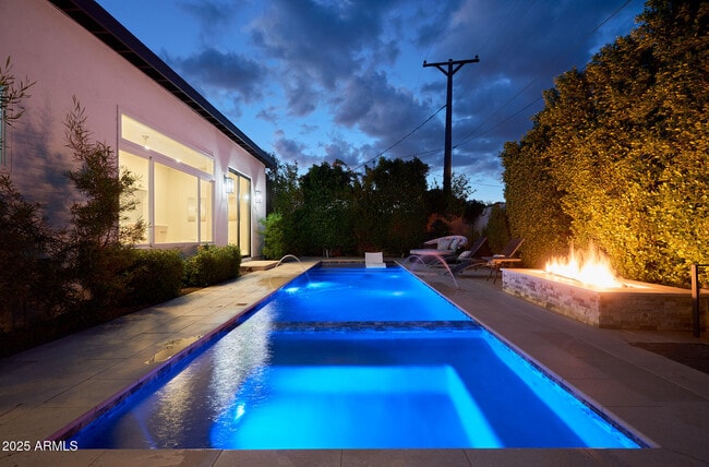 Building Photo - 8620 E Plaza Ave